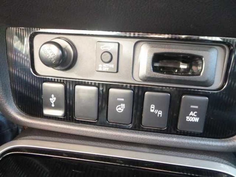 Mitsubishi Outlander PHEV Intro Edition 4WD Plug In-Hybrid